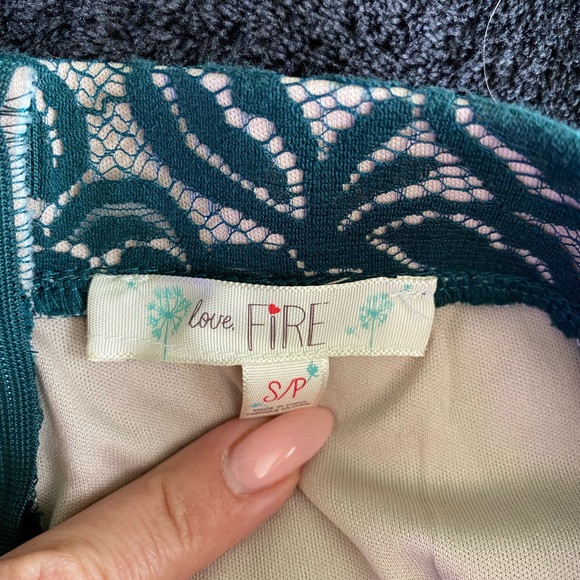 Green Lacy Skirt - Picture 2 of 2